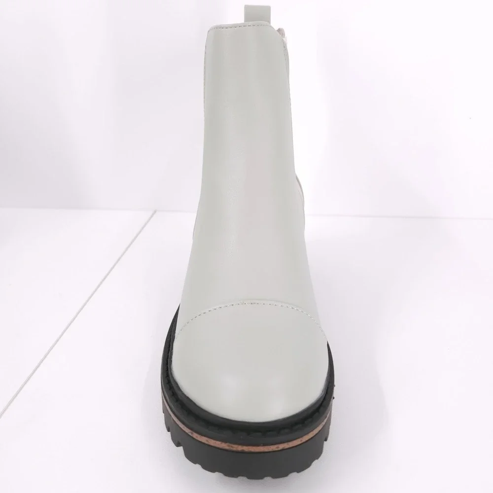 Journee Collection Mirette Grey Lug Sole Pull‎ On Winter Booties Womens Size 7